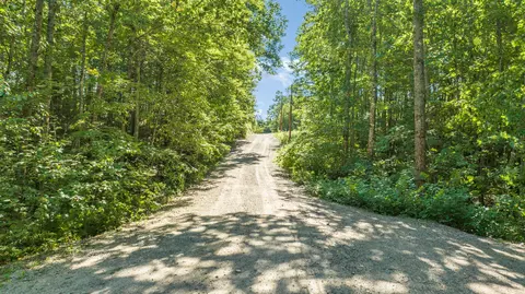 17 Dragonfly Ln, Kennebunk, ME 04043