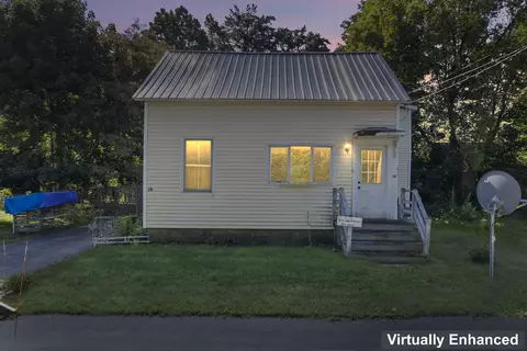 10 Railroad St, Skowhegan, ME 04976