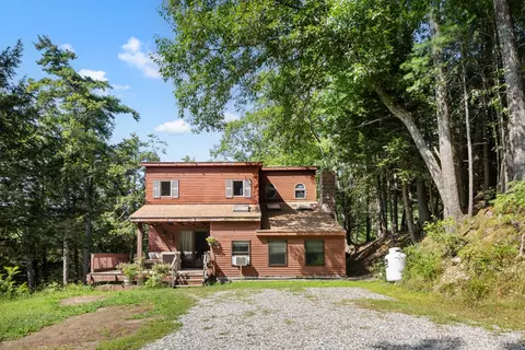 875 Augusta Rd, Belgrade, ME 04917