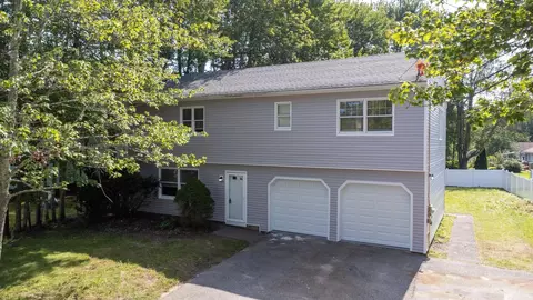 258 Bradley St, Saco, ME 04072