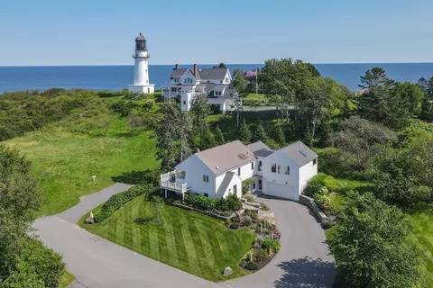 10 Lighthouse Point Rd, Cape Elizabeth, ME 04107
