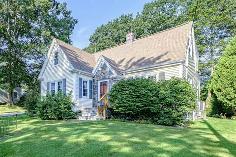 25 Edgewood Rd, South Portland, ME 04106
