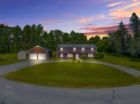 19 Cross Rd, Winthrop, ME 04364
