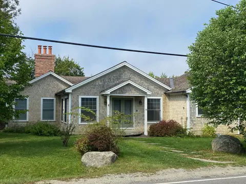 29 Harbor Dr, Tremont, ME 04653