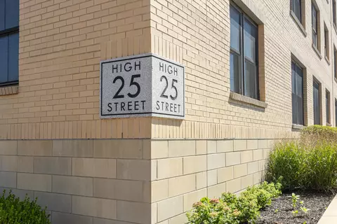 25 High St #406, Portland, ME 04101