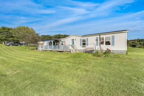 12 Daniel Dr, Belfast, ME 04915