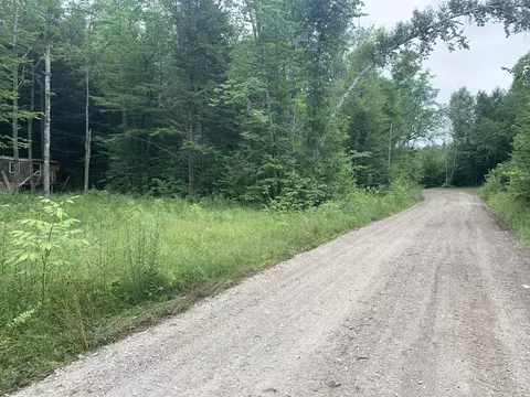 78 Cyrs Siding Rd, Saint Albans, ME 04971