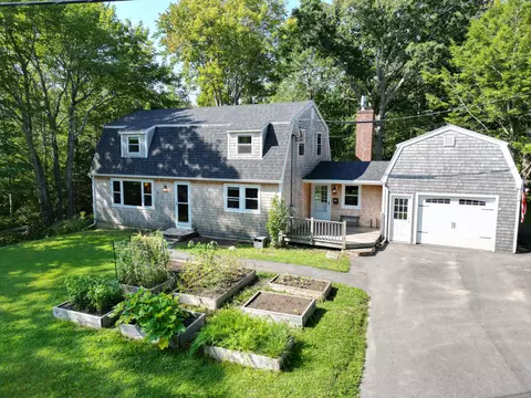 59 Acadia Dr, Rockland, ME 04841