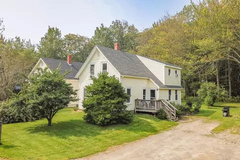 23 Beech Hill Rd, Rockport, ME 04856