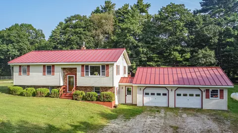 11 Seekins St, Bucksport, ME 04416