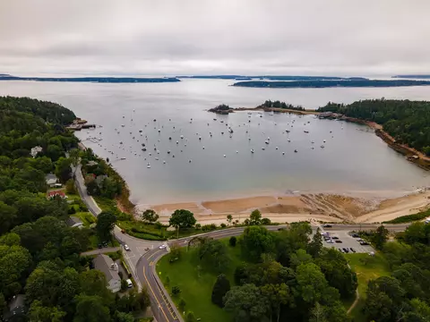 11 Main St, Seal Harbor, ME 04675