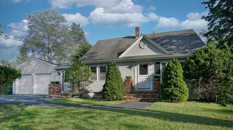 70 Skylark Rd, Portland, ME 04103