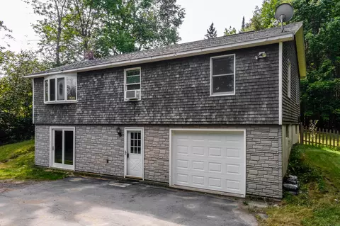 1658 Pushaw Rd, Glenburn, ME 04401