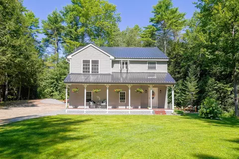 26 Hillcrest Dr, Brunswick, ME 04011