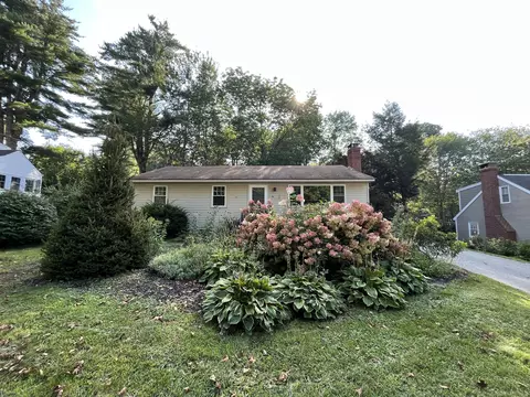 38 Newell Rd, Yarmouth, ME 04096