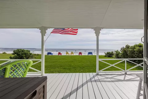 182 Webhannet Dr, Wells, ME 04090