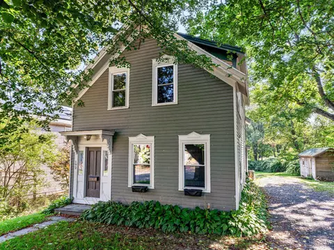 192 Brunswick Ave, Gardiner, ME 04345