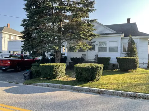 227 Seventh St, Auburn, ME 04210