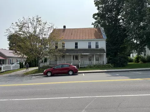 34 Main St, Oakland, ME 04963