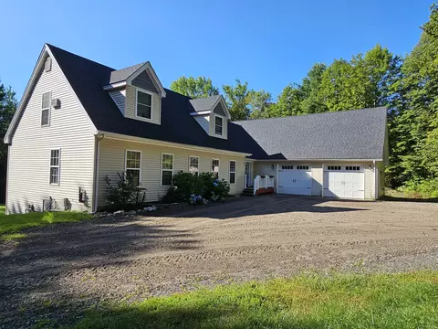 172 Bisco Rd, Paris, ME 04281