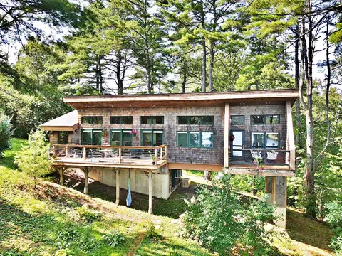 65 Lower Oak Point Rd, Winterport, ME 04496
