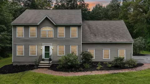 11 Sleepy Hollow Dr, Gorham, ME 04038