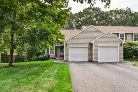 7 Bristol Ct #7, Kennebunk, ME 04043