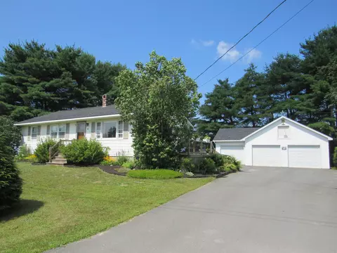 4 Oosoola St, Norridgewock, ME 04957