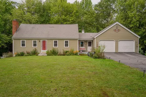 101 Highland Cliff Rd, Windham, ME 04062