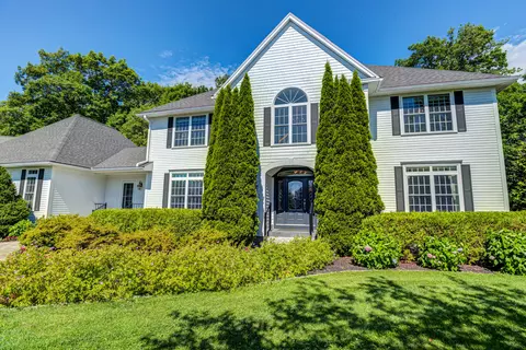 97 Ocean Heights Ln, Ogunquit, ME 03907 photo 1