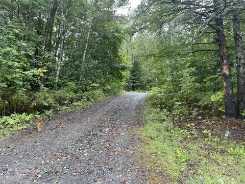 271 N Guilford Rd, Monson, ME 04464