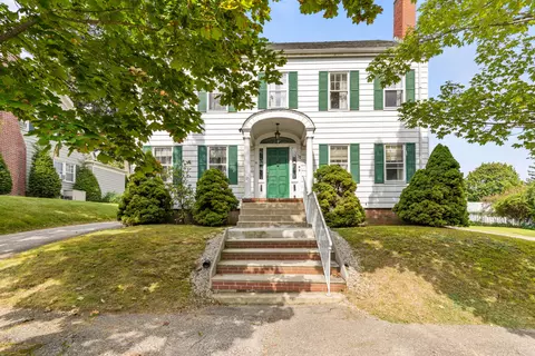 32 Franklin St, Lewiston, ME 04240