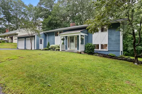 20 Murray Dr, Cape Elizabeth, ME 04107