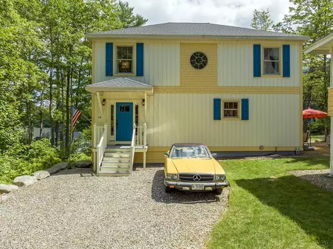 14 Maple St, Northport, ME 04849