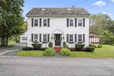 16 Spring St, Mechanic Falls, ME 04256