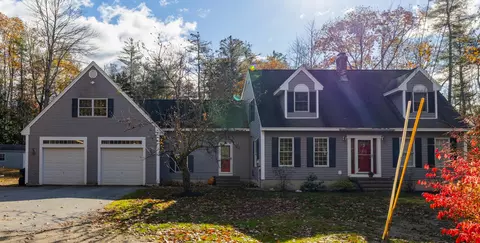 9 Emily St, Topsham, ME 04086