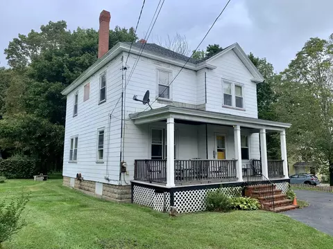 42 Elm St, North Berwick, ME 03906