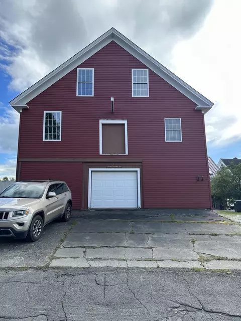 11 Pleasant St, Greenville, ME 04441