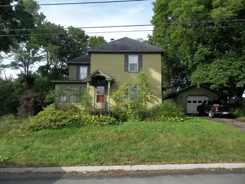 71 Summit St, Baileyville, ME 04694