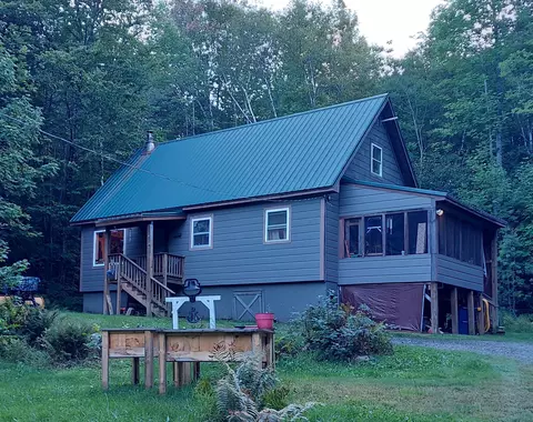 332 Day Mountain Rd, Temple, ME 04984