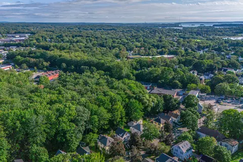 29 Hartley St, Portland, ME 04103