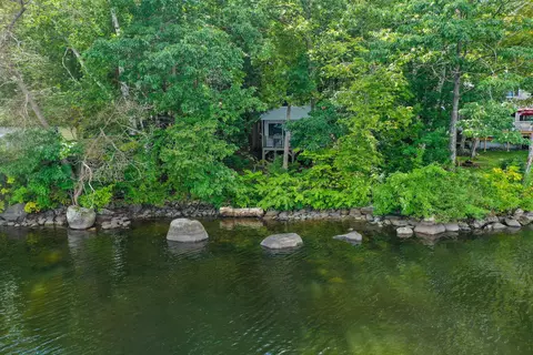 53 Douglas Dr, Newport, ME 04953