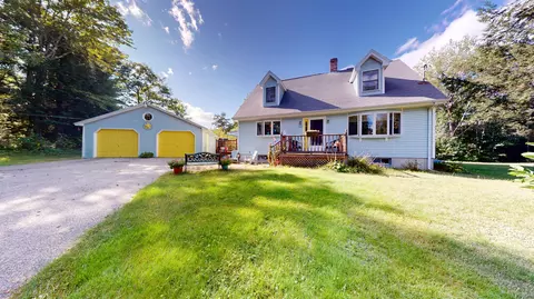 926 Pond Rd, Wales, ME 04280