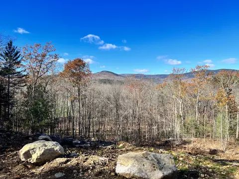 15 Ripps Trl, Bethel, ME 04217