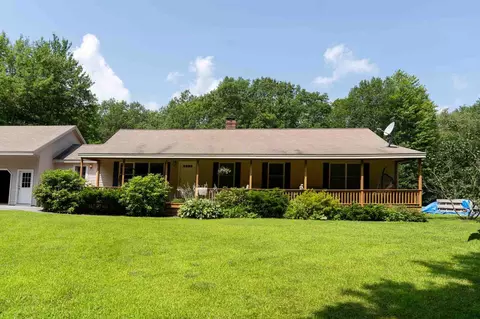 582 Calls Hill Rd, Dresden, ME 04342