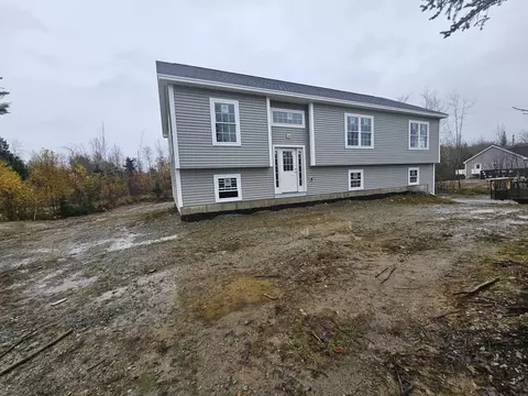 45 Lindsay Dr, Levant, ME 04456
