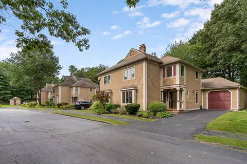 10 Stoneledge Dr #10, Portland, ME 04102