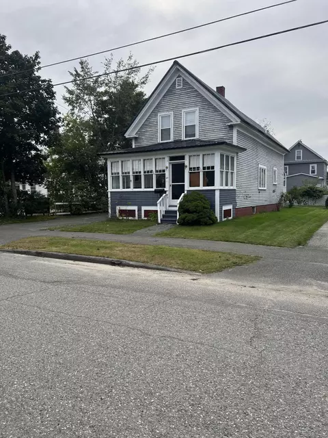 52 Water St, Millinocket, ME 04462