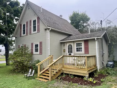 11 Brighton Ave, Eastport, ME 04631