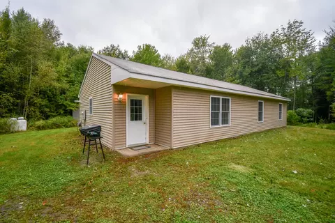 4 Riley Dr, Belgrade, ME 04917